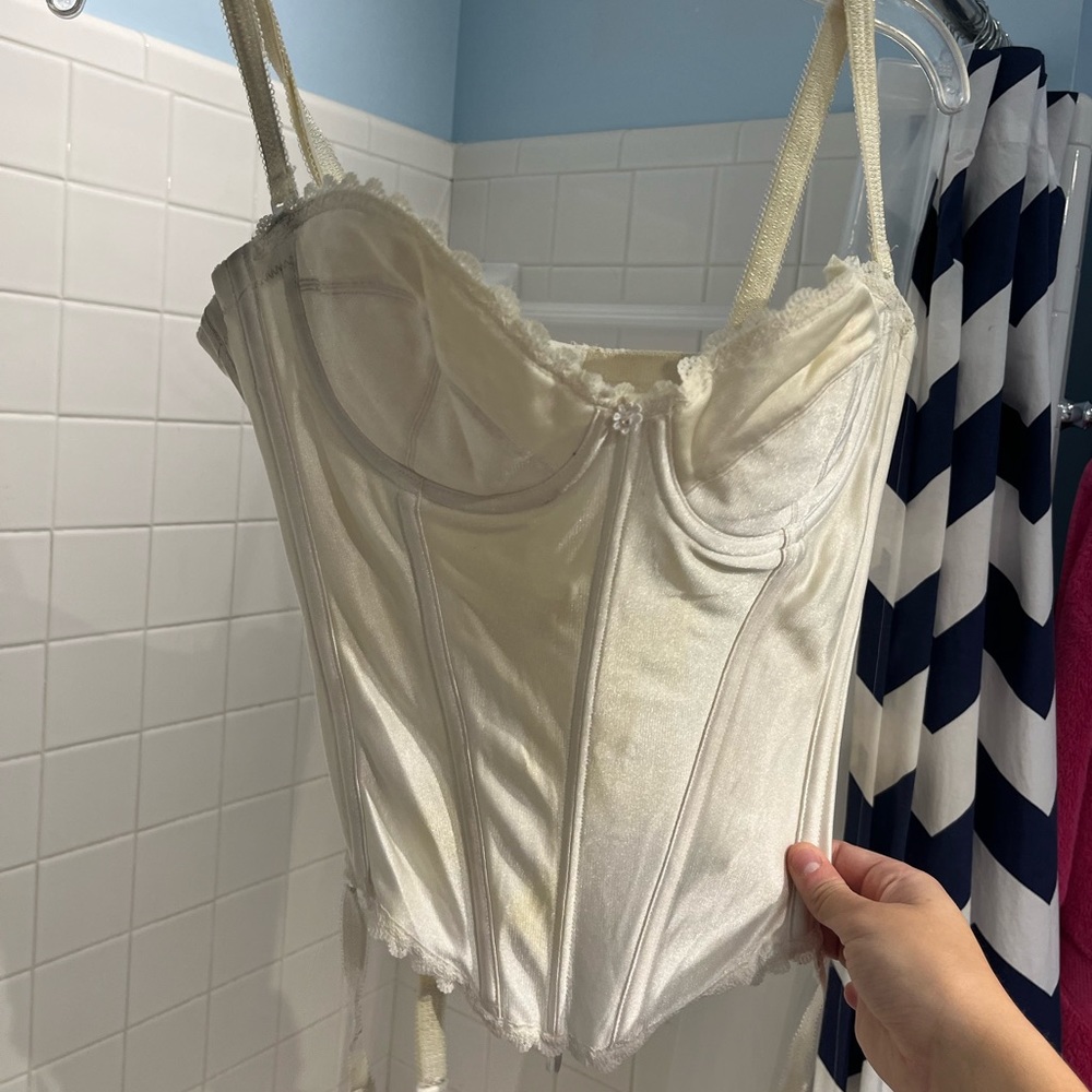 Vintage off white corset top. Super flattering!!! Fits larger chest